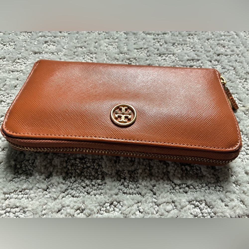 Tory Butch Wallet